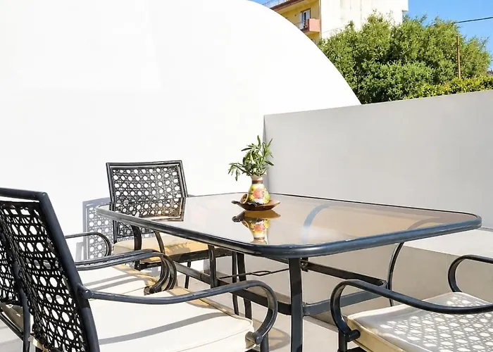 Angelouda'S House - Traditional Stone 2 Bedroom Home In Karystos Center